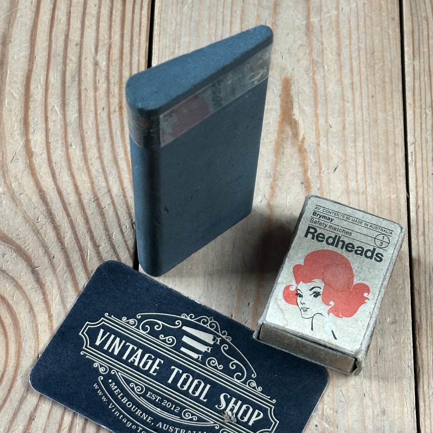 A394 Vintage FINE Carborundum SLIP STONE for gouges sharpening oilstone