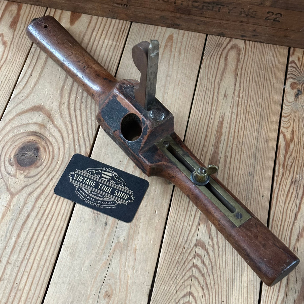 T6552 Antique wooden COACHMANS HAND ROUTER