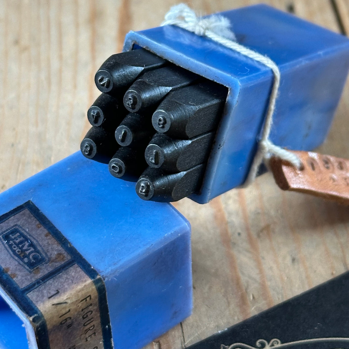 D1638 Vintage set of 9 tiny NUMBER PUNCHES metal jewellery leather stamps tools