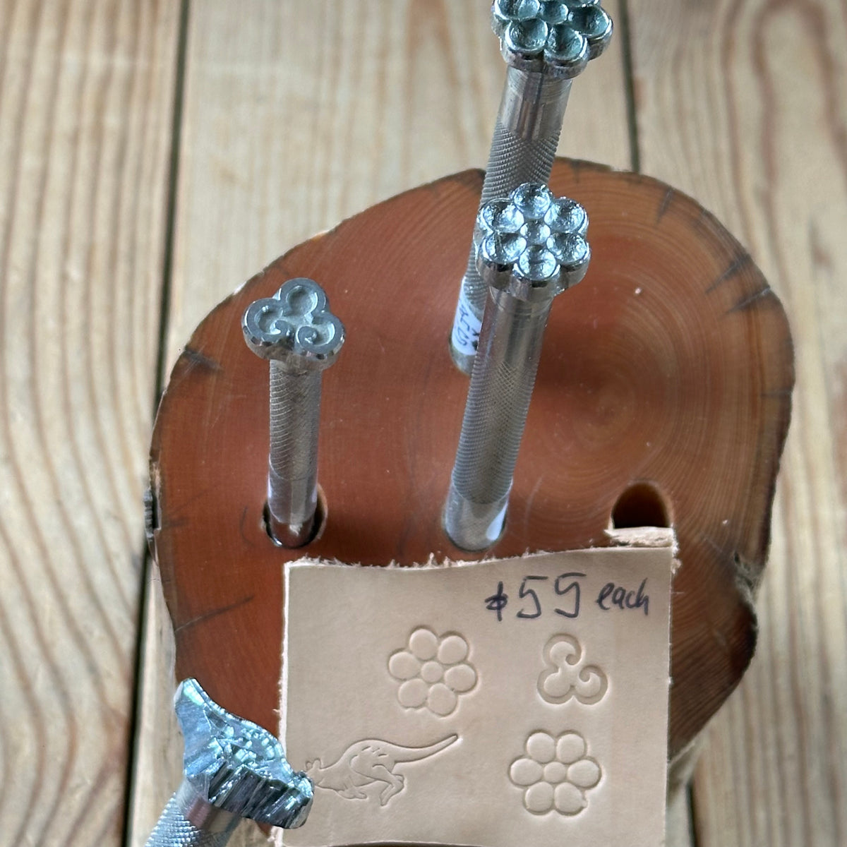 XL1 Vintage 1 x USA & NZ LEATHER STAMP or PUNCH