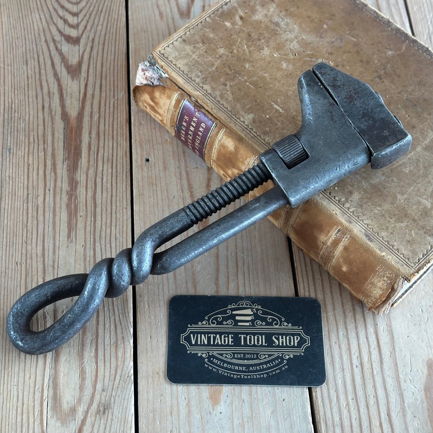 N1581 Vintage 10” adjustable BUGGY WRENCH Twist handle