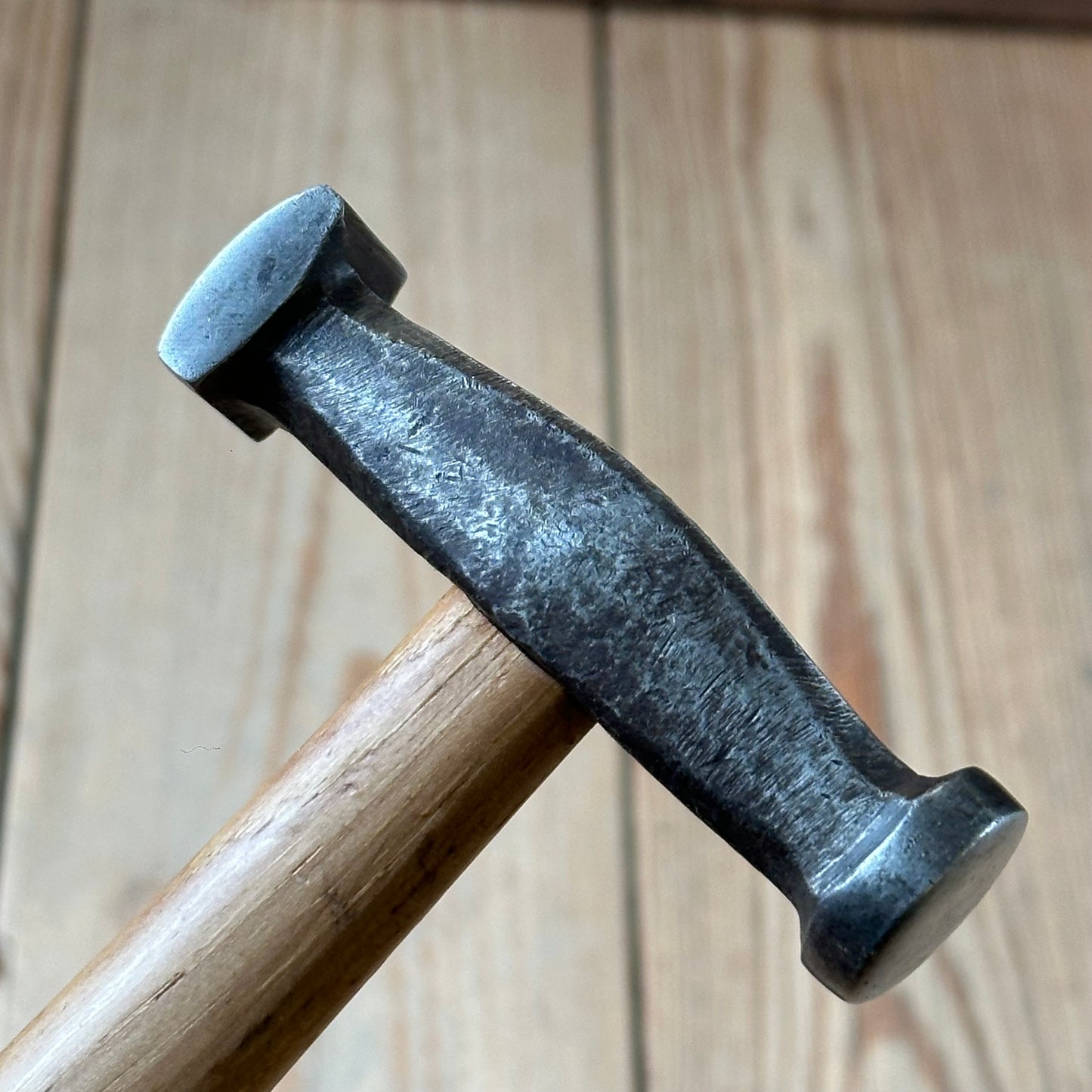 D1834 COOL! Vintage small jewellers Metalwork HAMMER