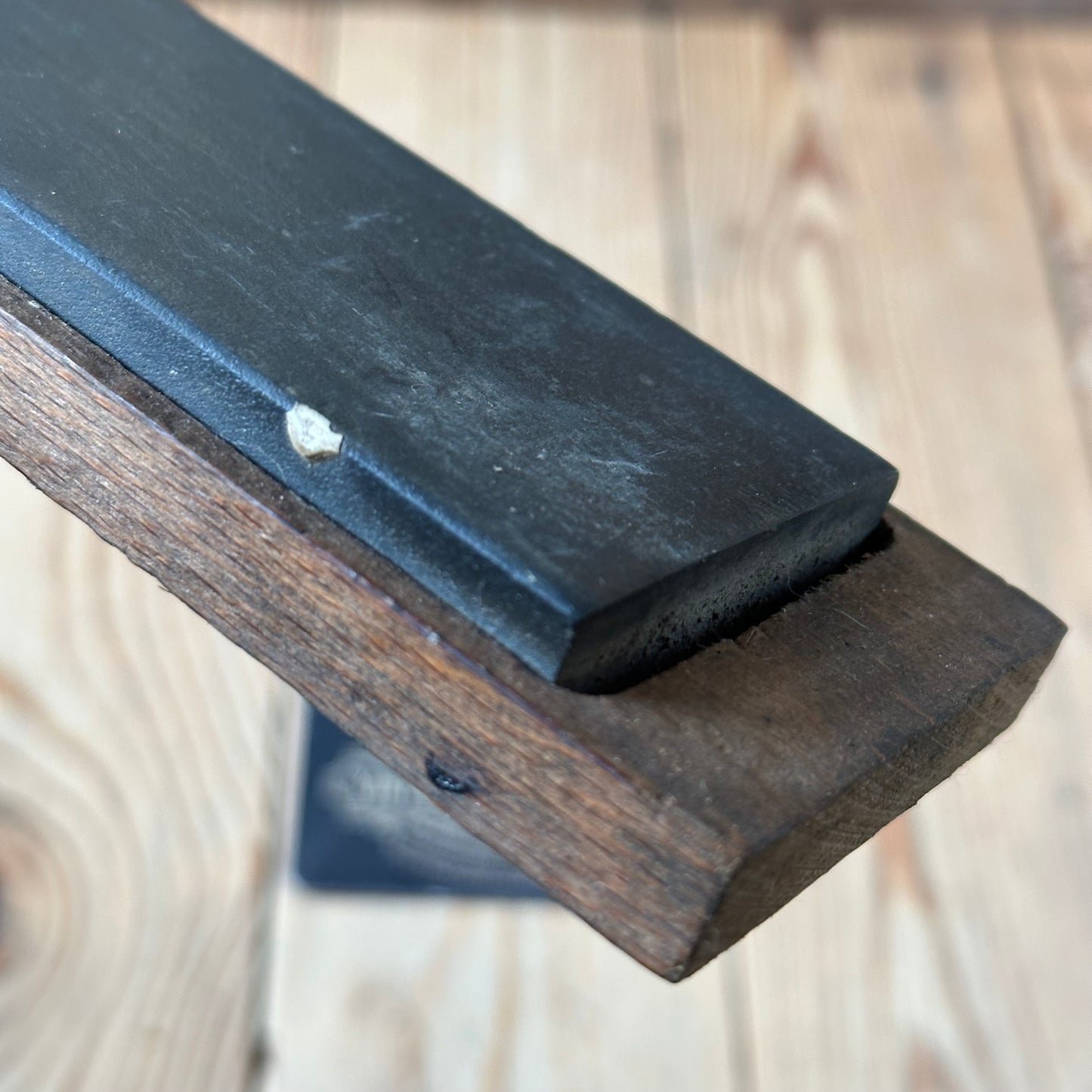 D1141 Vintage Blue Dragons Tongue WELSH natural sharpening stone BARBER HONE