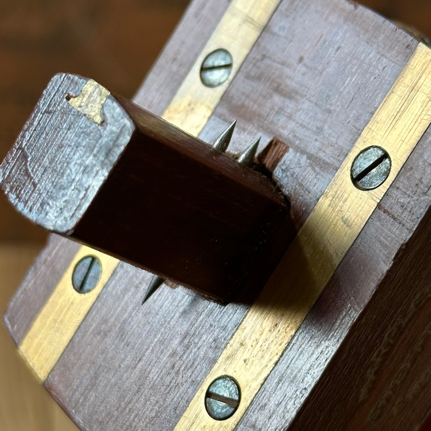 H2508 Vintage MARPLES Sheffield Mahogany & BRASS Mortise marking GAUGE