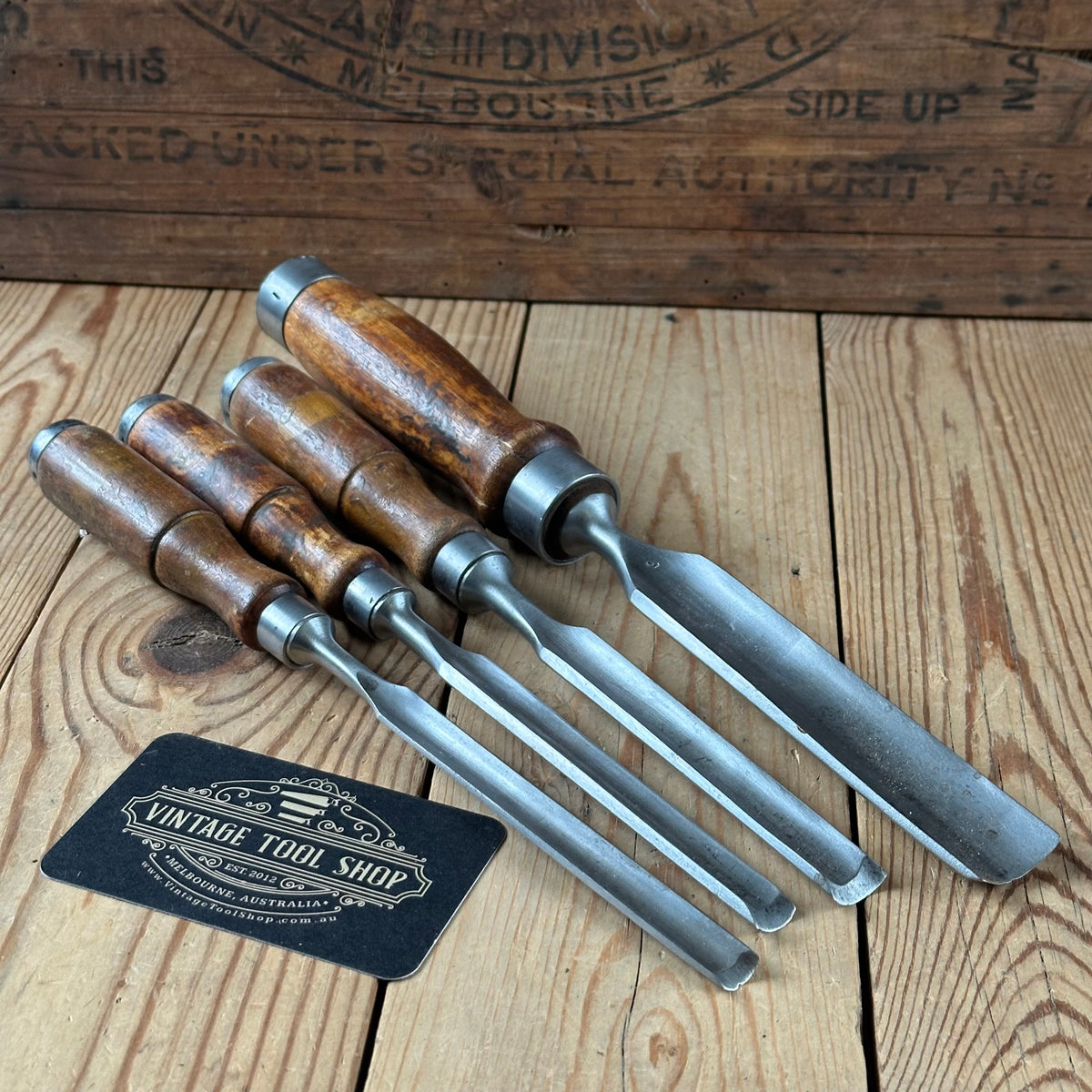 H2623 ICONIC! Vintage set of 4 x TITAN AUSTRALIA Gouge CHISELS