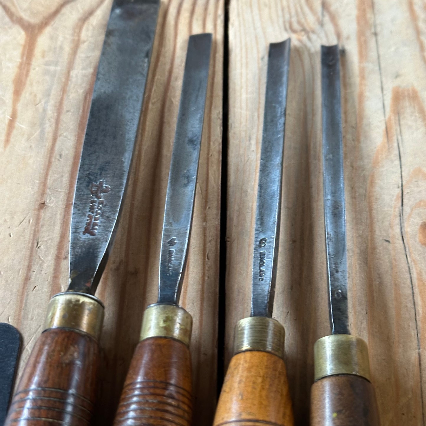 N1762 Vintage 4 x ADDIS Carving GOUGE CHISEL Set