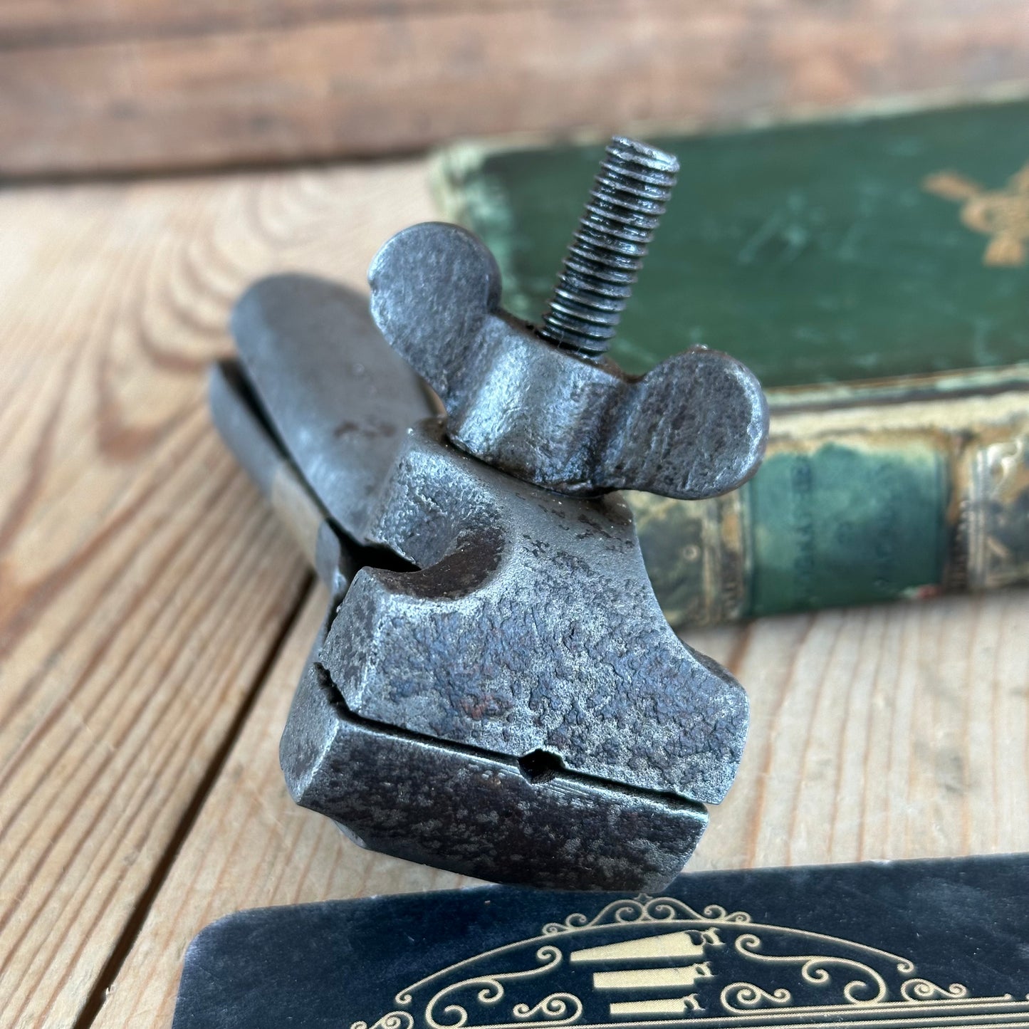 H1859 Vintage hand VICE Engineers Vise clamp