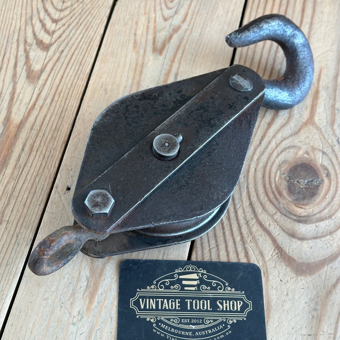 H1491 Vintage HOOK & PULLEY rated to 175kg