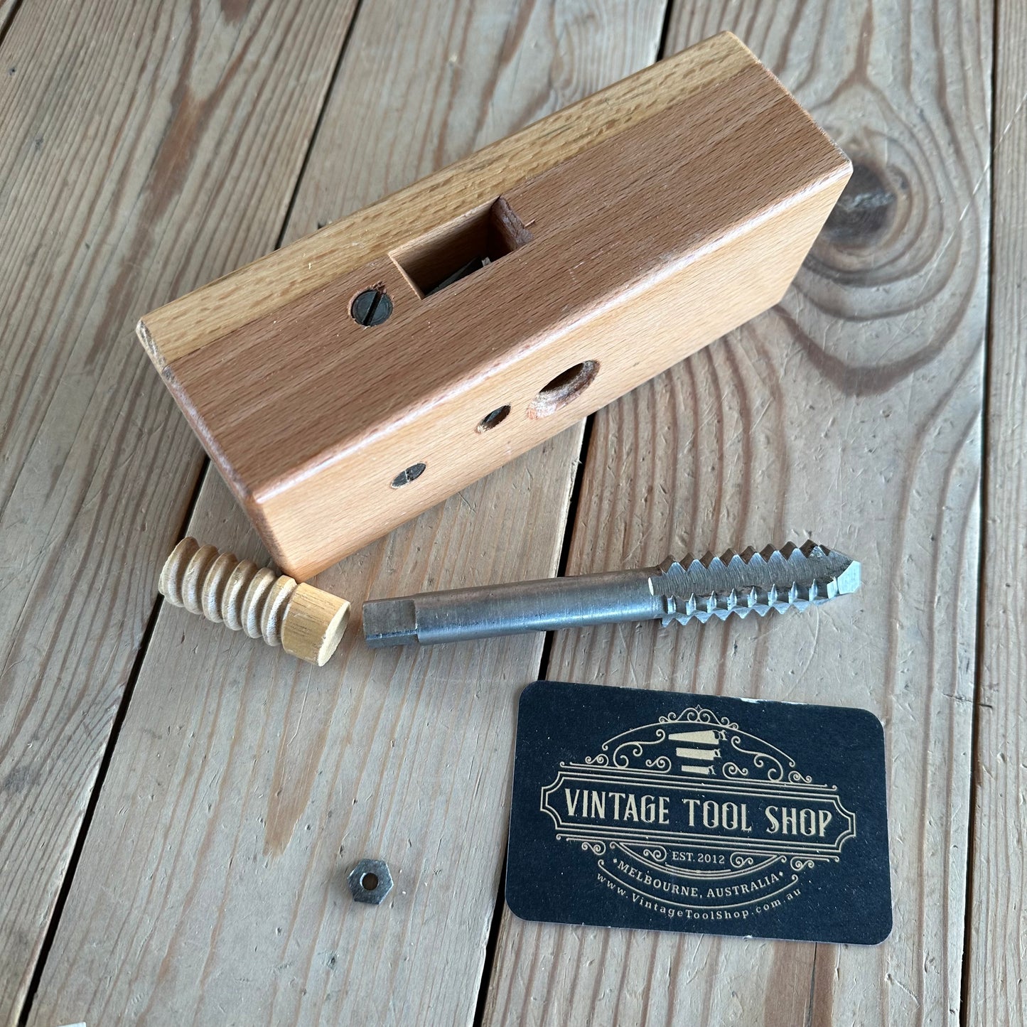 SOLD. H2145 Vintage SARJENT’S England 3/4” 19mm WOODEN SCREW Thread Box CUTTER