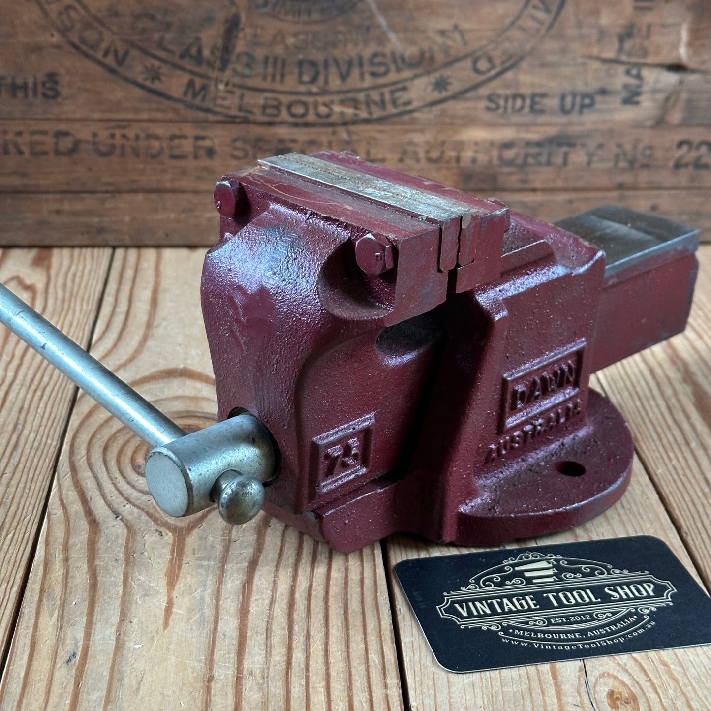 H2443 Vintage small red DAWN Australia No.75 3”VICE