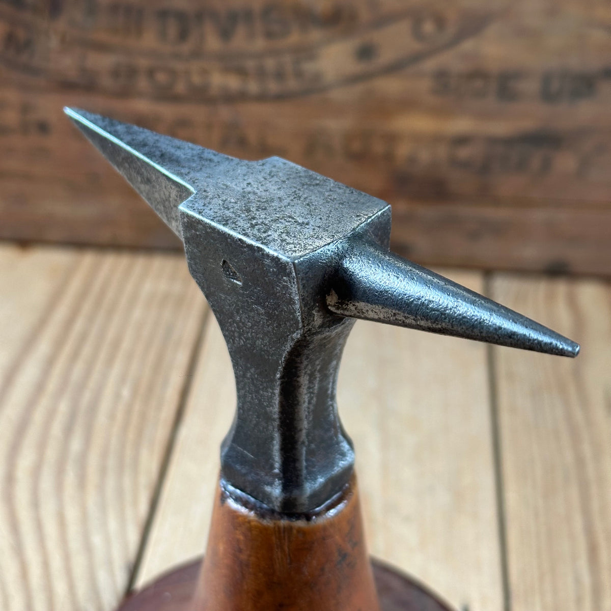 Y1301 CUTE! Antique small French JEWELLERS metalworking ANVIL on a wooden base