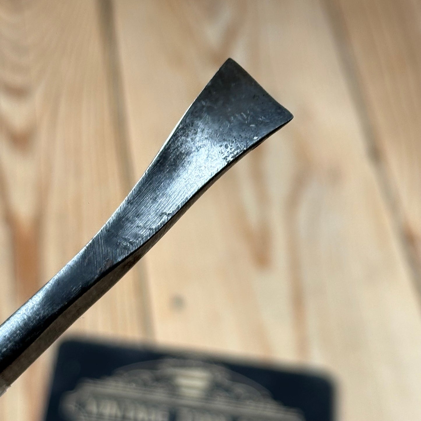 H2034 Vintage HERRING BROTHERS England 17mm Reverse Bent Fishtail Carving CHISEL