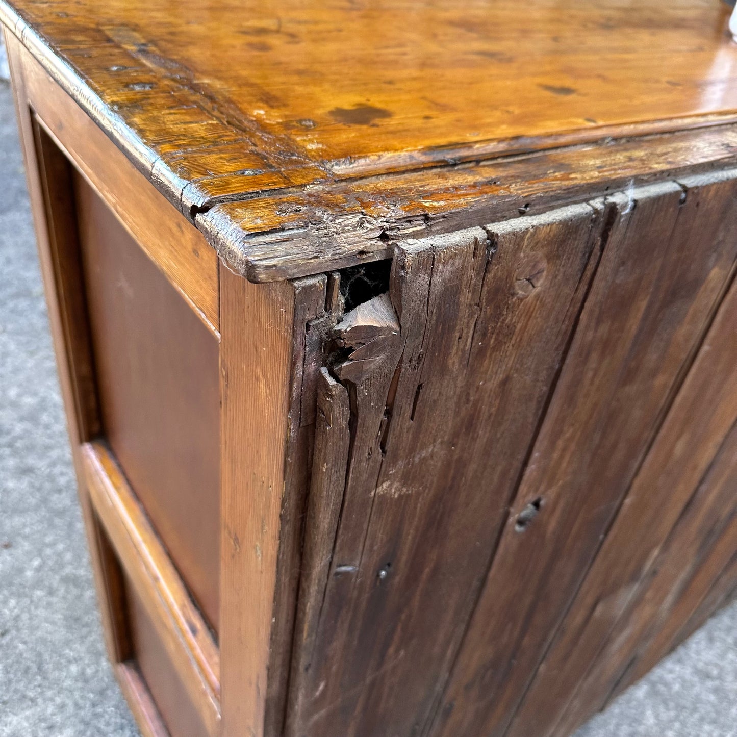 H2384 Vintage shabby chic FEDERATION era PINE kitchen cabinet CUPBOARD