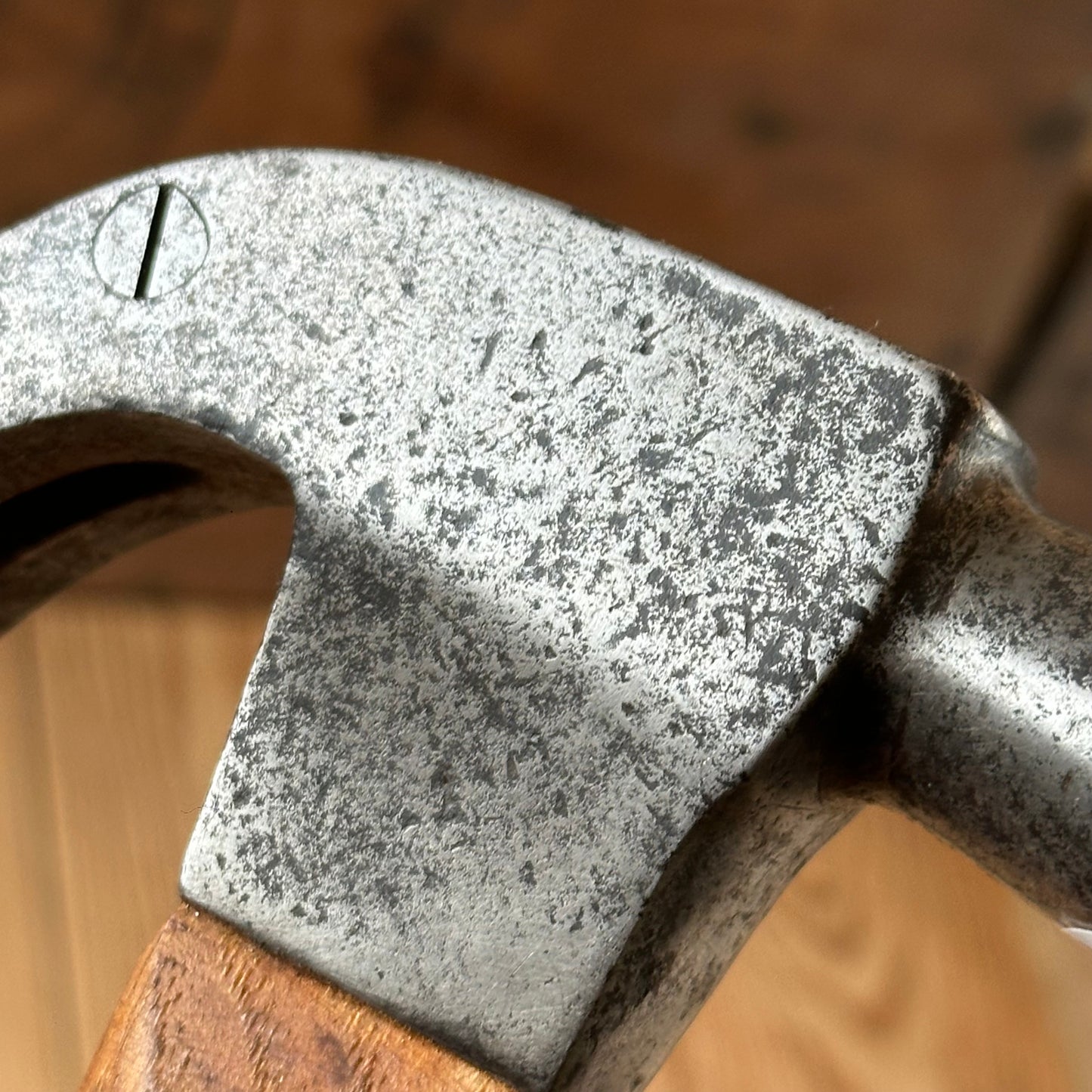 H2513 Vintage Henry CHENEY USA nail holder carpenters HAMMER