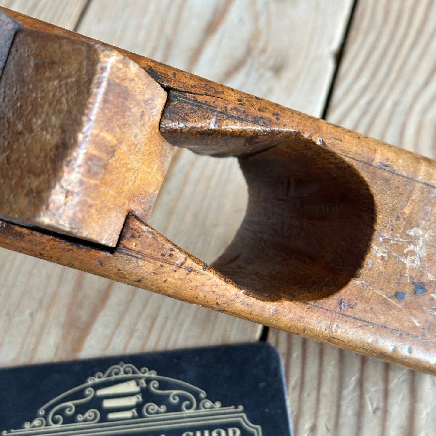 Y1502 OLD! Antique FRENCH smoothing PLANE with cool BALLOON shaped escapement