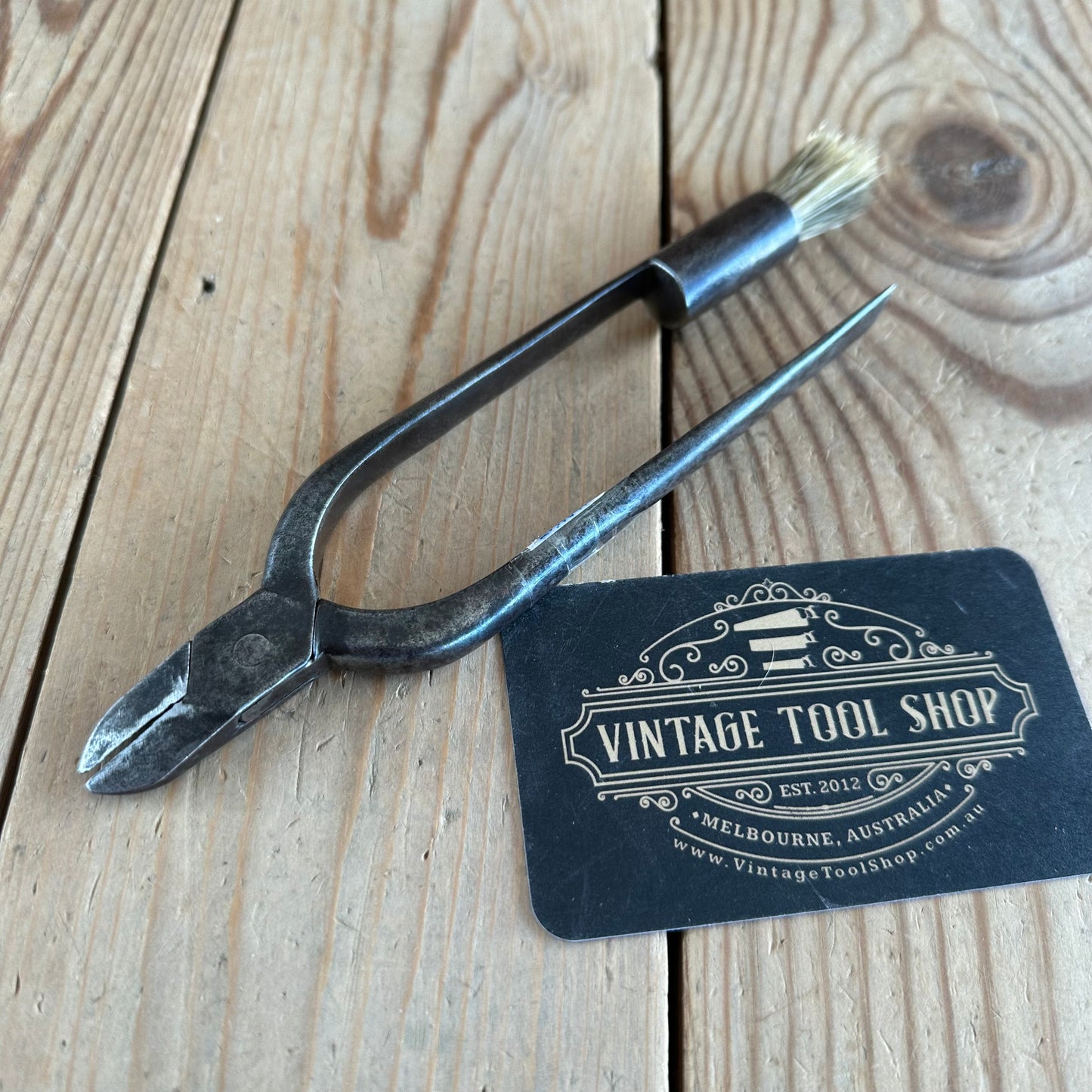 T7917 Antique CHAMPAGNE BOTTLE wire cutting PLIERS