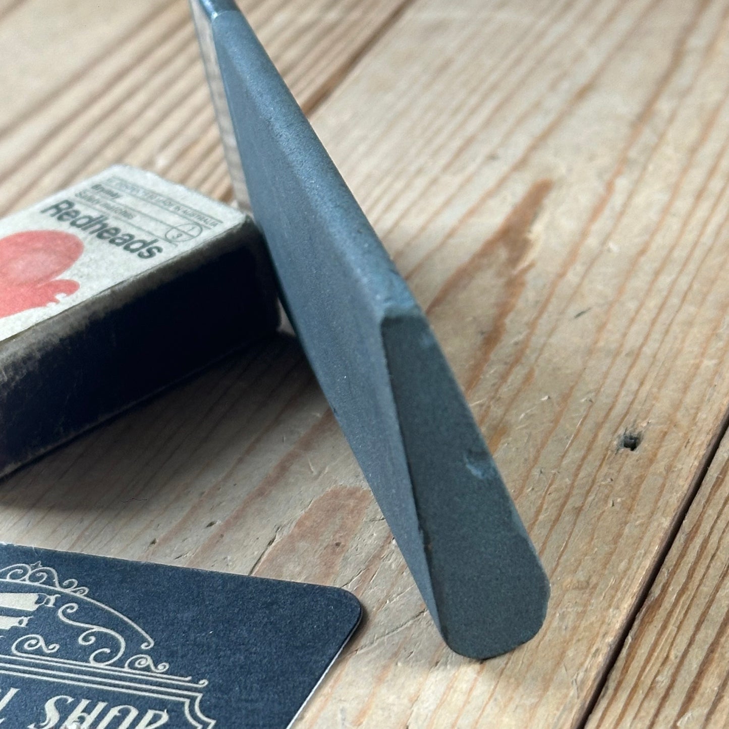 A394 Vintage FINE Carborundum SLIP STONE for gouges sharpening oilstone