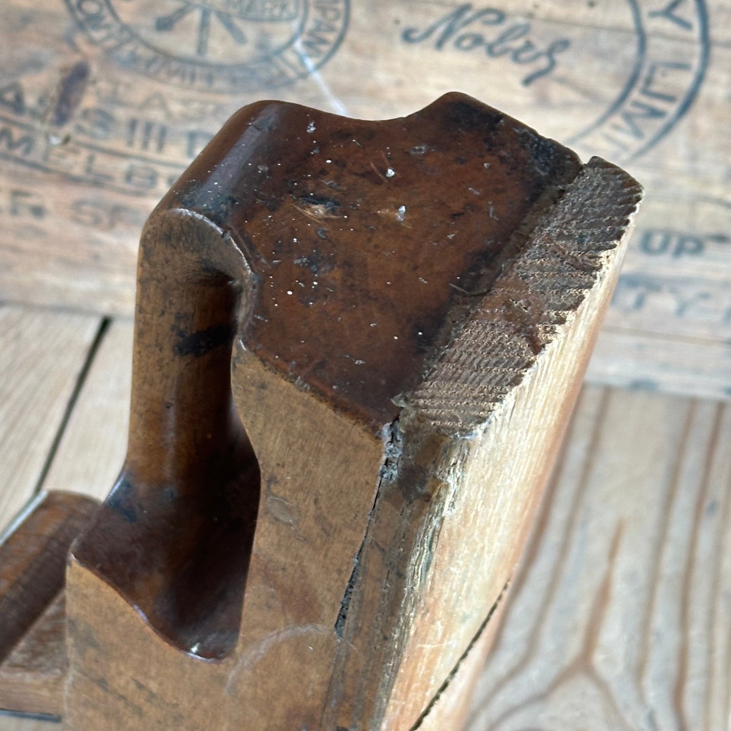 N1906 COOL! Antique French wooden ROMAN Style PLANE