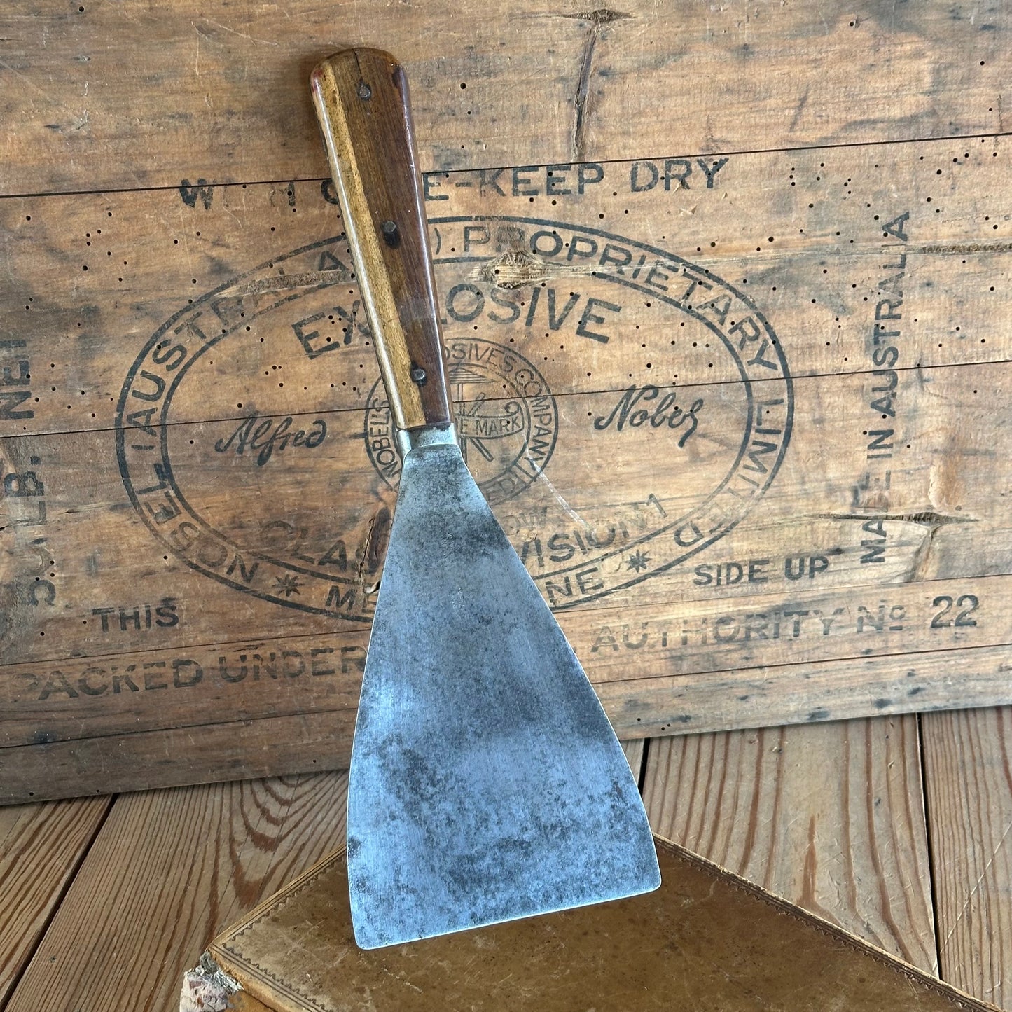 N842 LARGE! Vintage W.R.HUMPHREYS & Co SHEFFIELD spring steel SPATULA with Rosewood handle