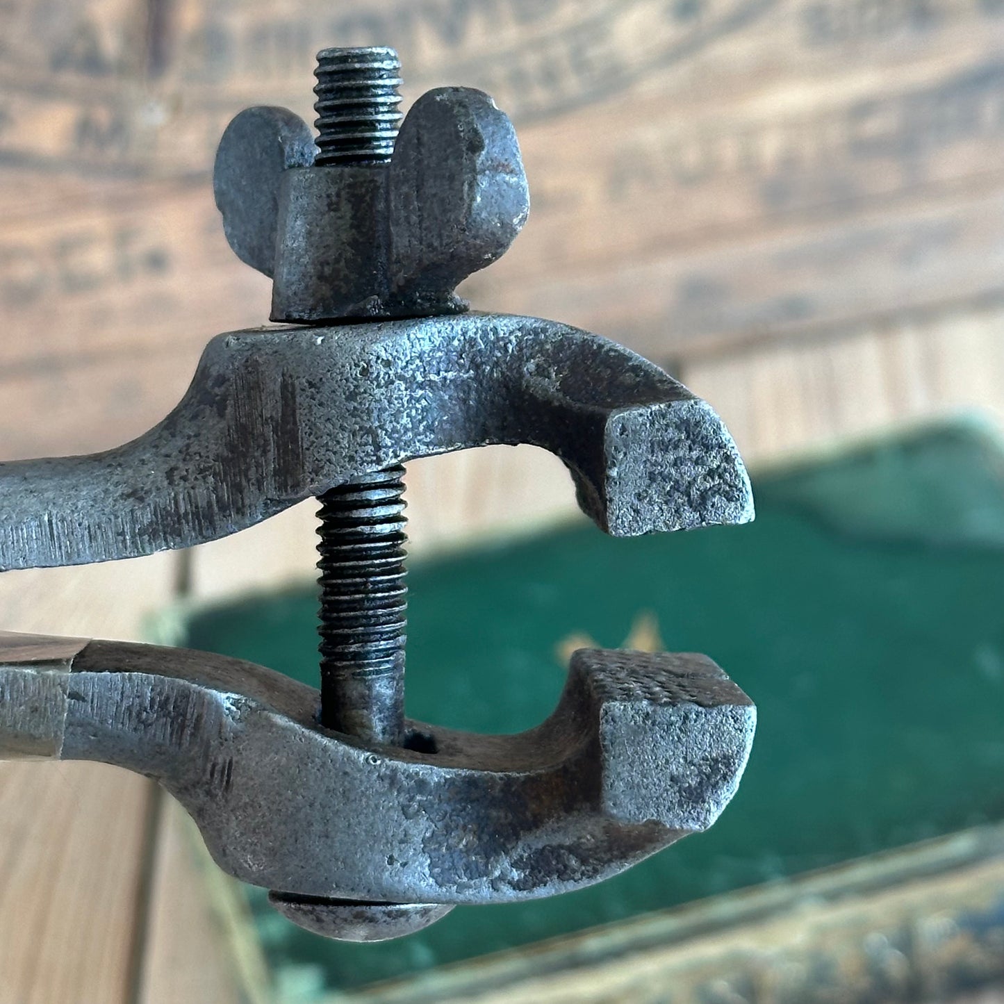 H1859 Vintage hand VICE Engineers Vise clamp