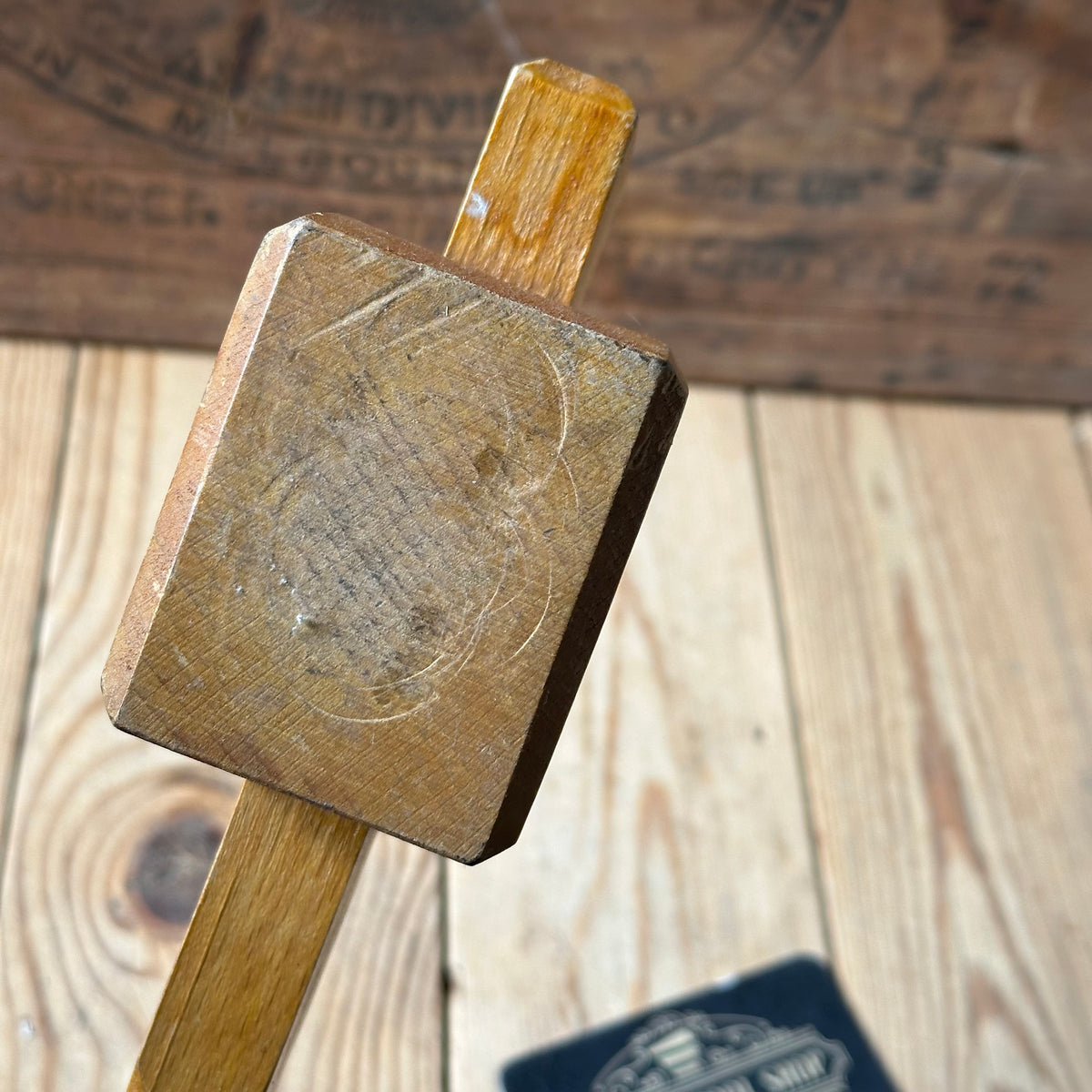 H2583 NICE WEIGHT! Vintage CROWN England CARVERS woodwork MALLET