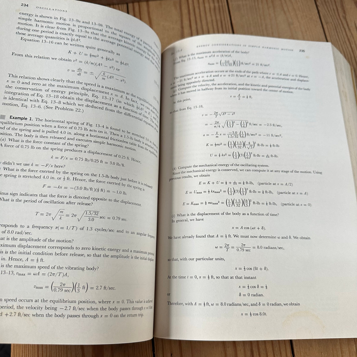 N2049 Vintage BOOK FUNDAMENTALS of PHYSICS revised printing by D.Halliday & R.Resnick