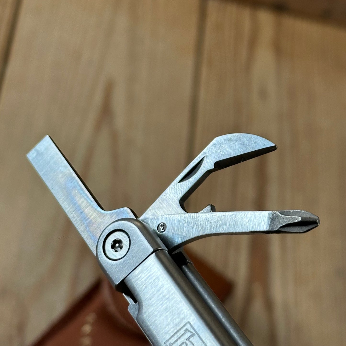 K45 Vintage LEATHERMAN USA WAVE Multi Tool in its Original leather sheath