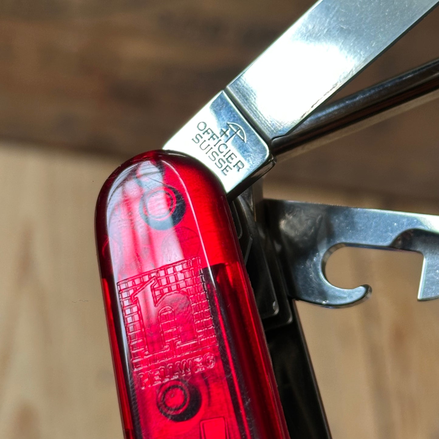 K54 NEW! Victorinox CYBERTOOL Medium SWISS ARMY KNIFE Victorinox