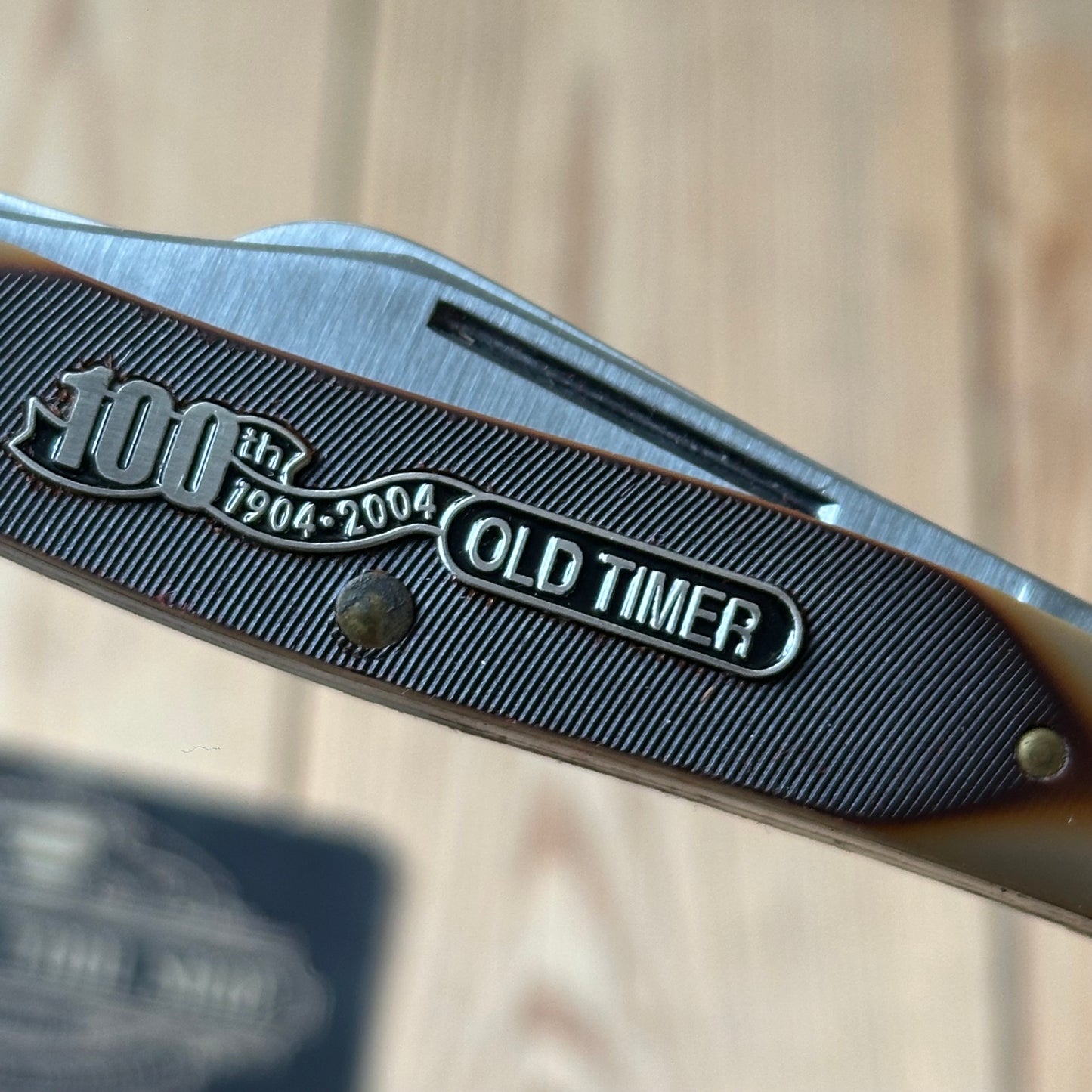 K67 NEW OLD STOCK! Vintage SCHRADE USA 100th anniversary 2004 OLD Timer folding KNIFE IOB