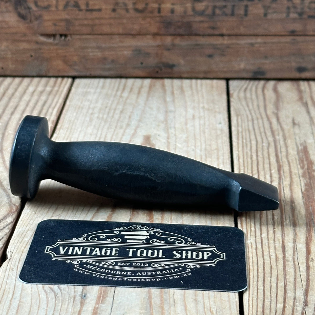 H2540 Vintage GEORGE BARNSLEY No:2 cobblers closing hammer