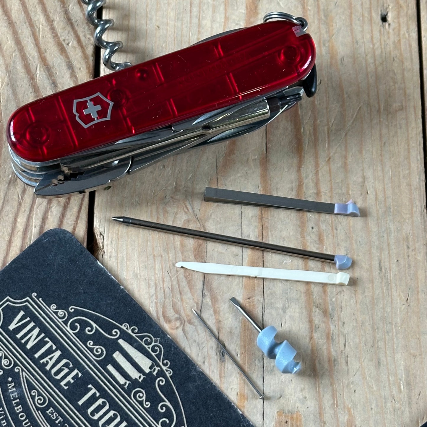 K54 NEW! Victorinox CYBERTOOL Medium SWISS ARMY KNIFE Victorinox