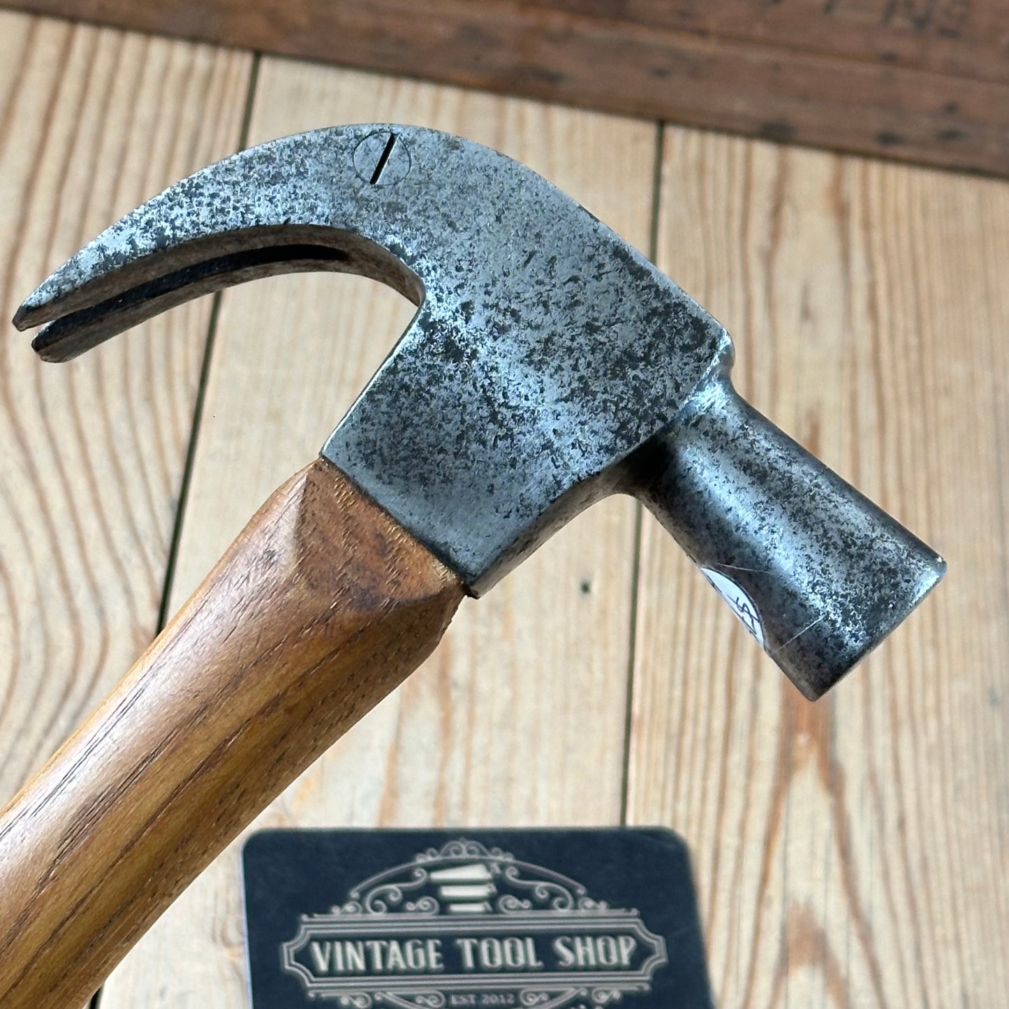 H2513 Vintage Henry CHENEY USA nail holder carpenters HAMMER
