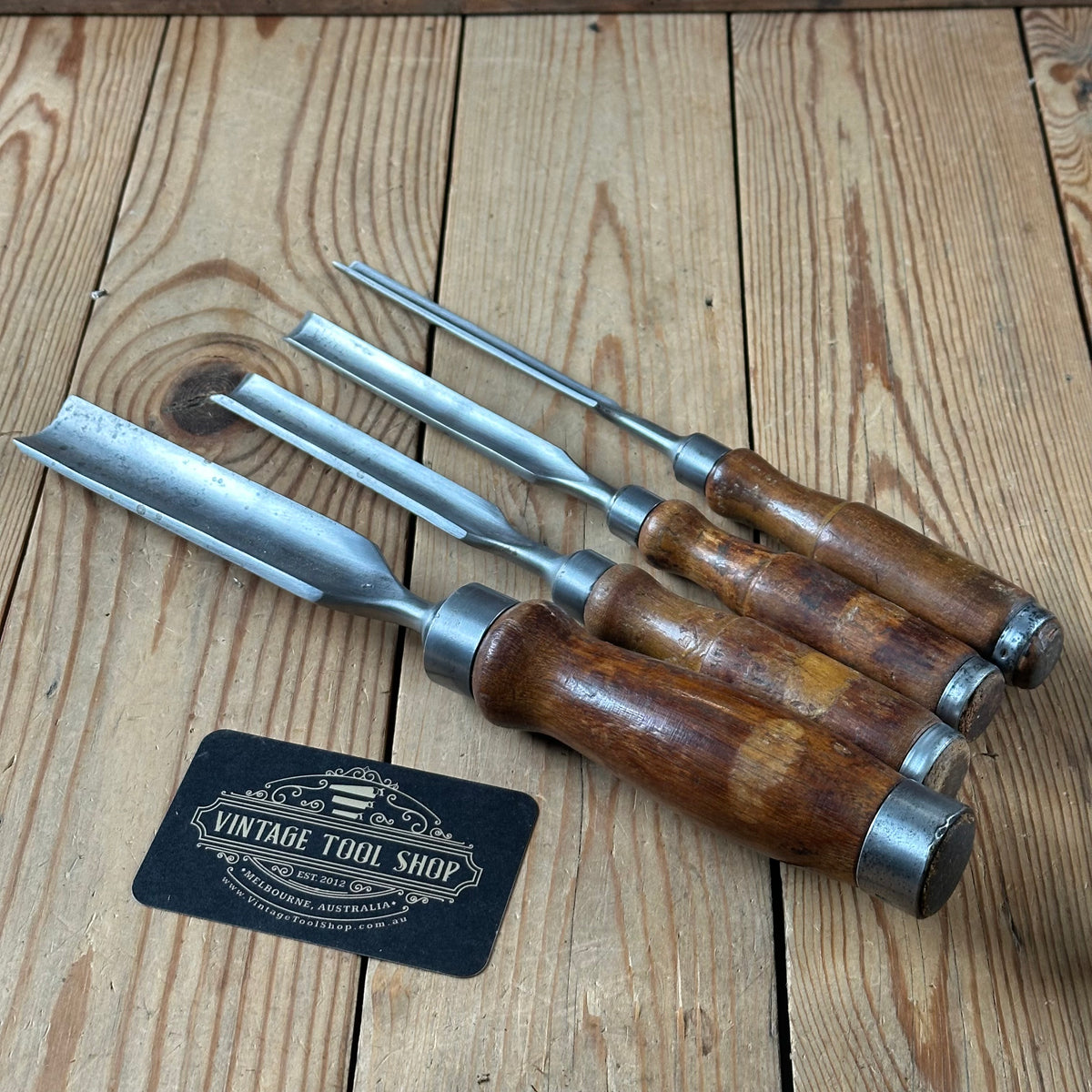 H2623 ICONIC! Vintage set of 4 x TITAN AUSTRALIA Gouge CHISELS