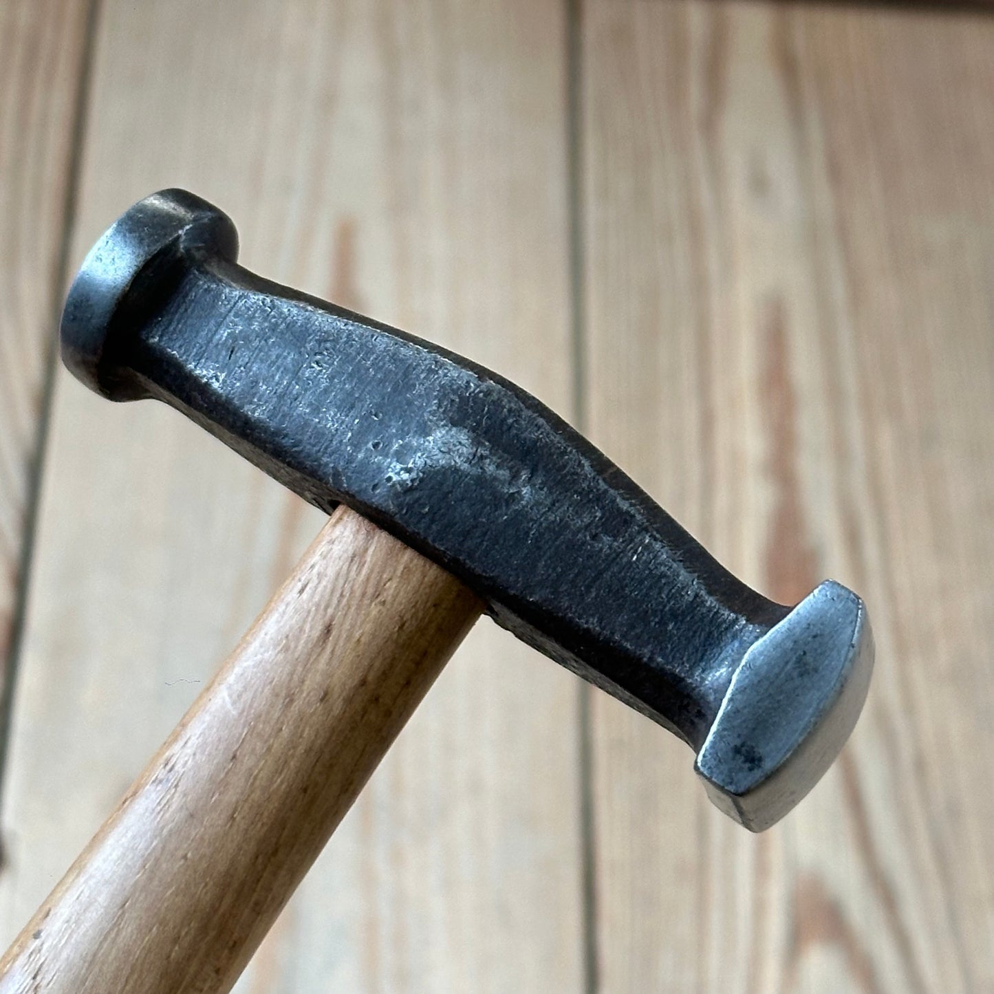 D1834 COOL! Vintage small jewellers Metalwork HAMMER