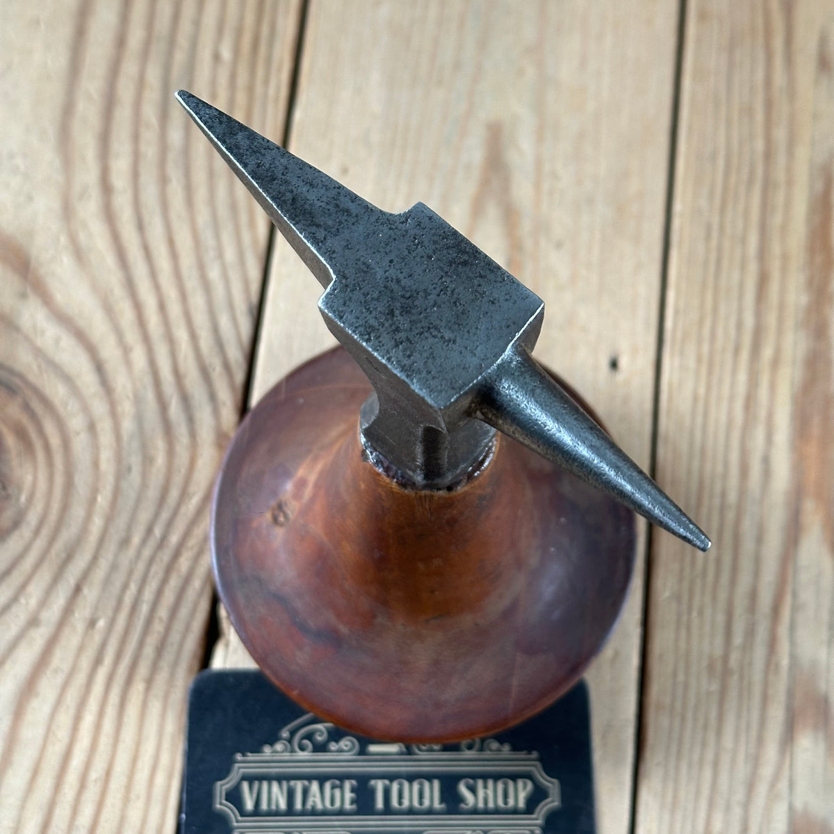 Y1301 CUTE! Antique small French JEWELLERS metalworking ANVIL on a wooden base