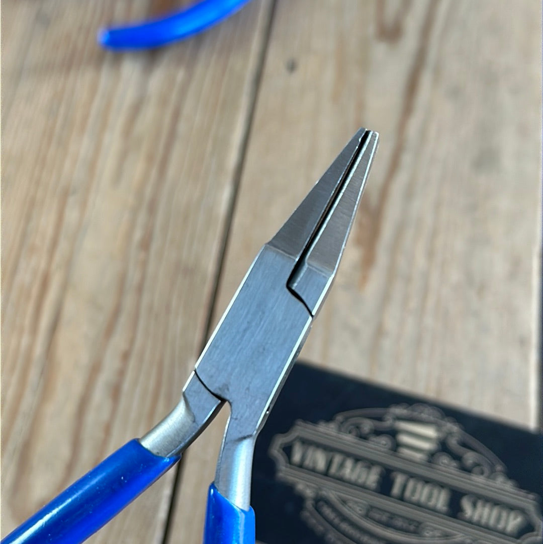 N273 1 x jewellers CURVED JAW PLIERS