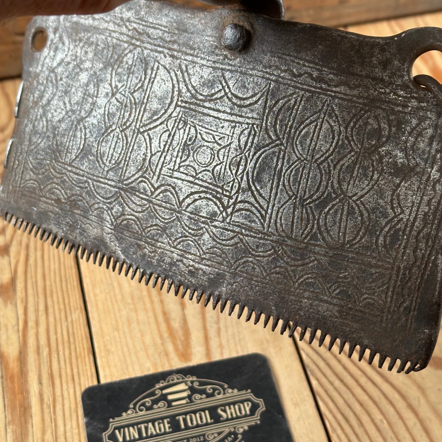 SOLD. H2404 ORNATE! Antique traditional MOROCCAN Berber CARPET COMB
