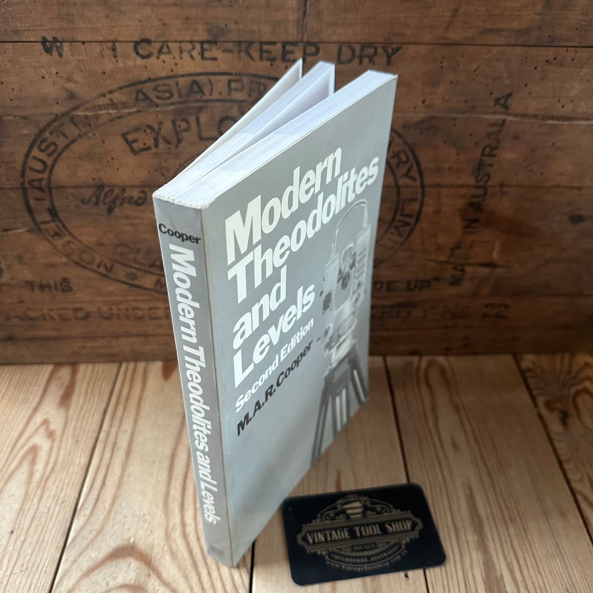 XBN195 Vintage 1987 BOOK MODERN THEODOLITES & LEVELS 2nd edition by M.A.R.Cooper