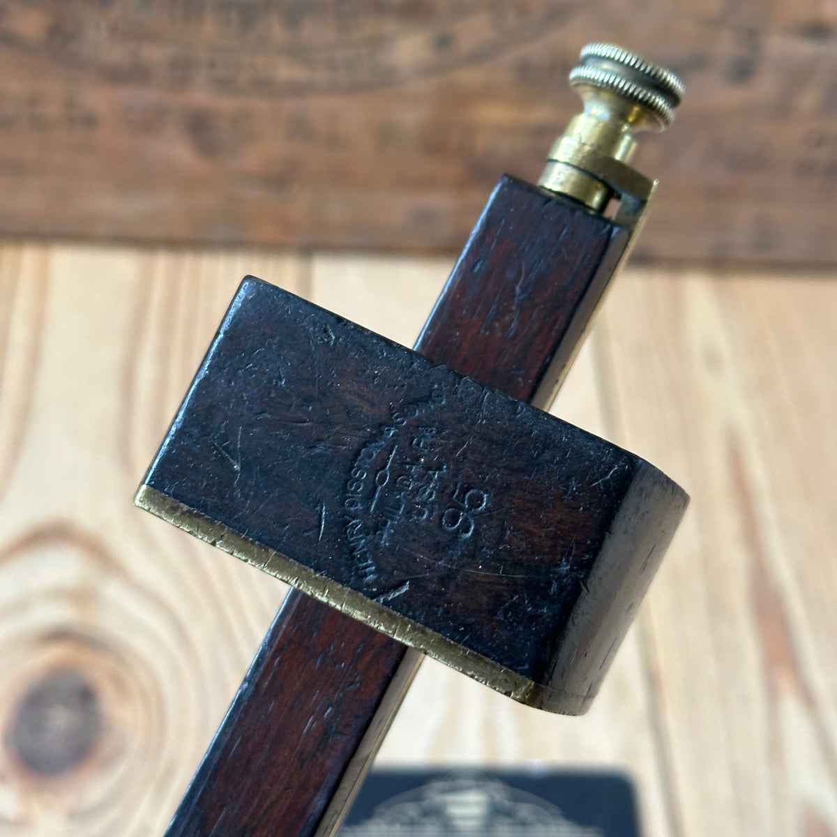 H2568 GORGEOUS! Vintage DISSTON USA No:95 BRASS & Rosewood Mortise GAUGE