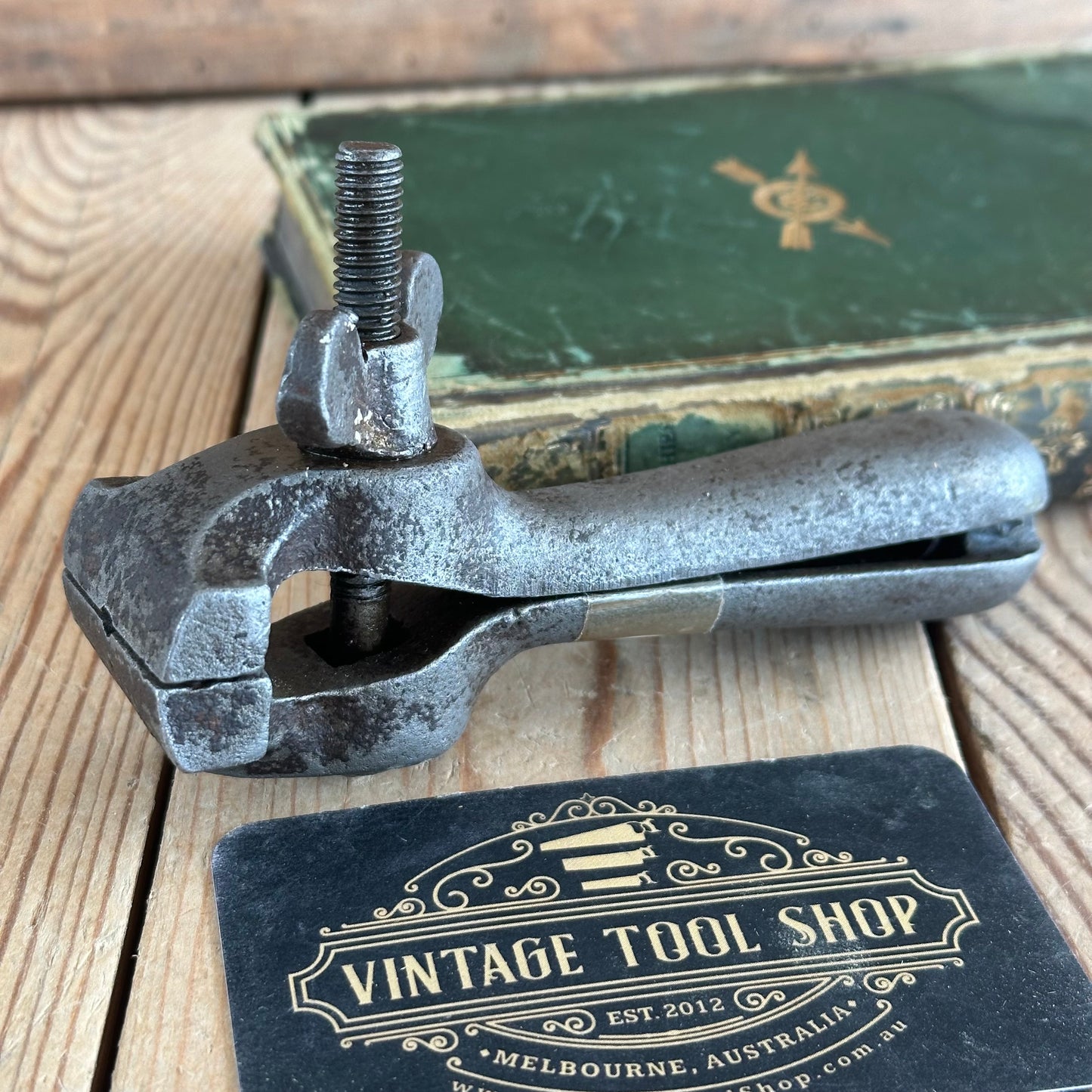 H1859 Vintage hand VICE Engineers Vise clamp