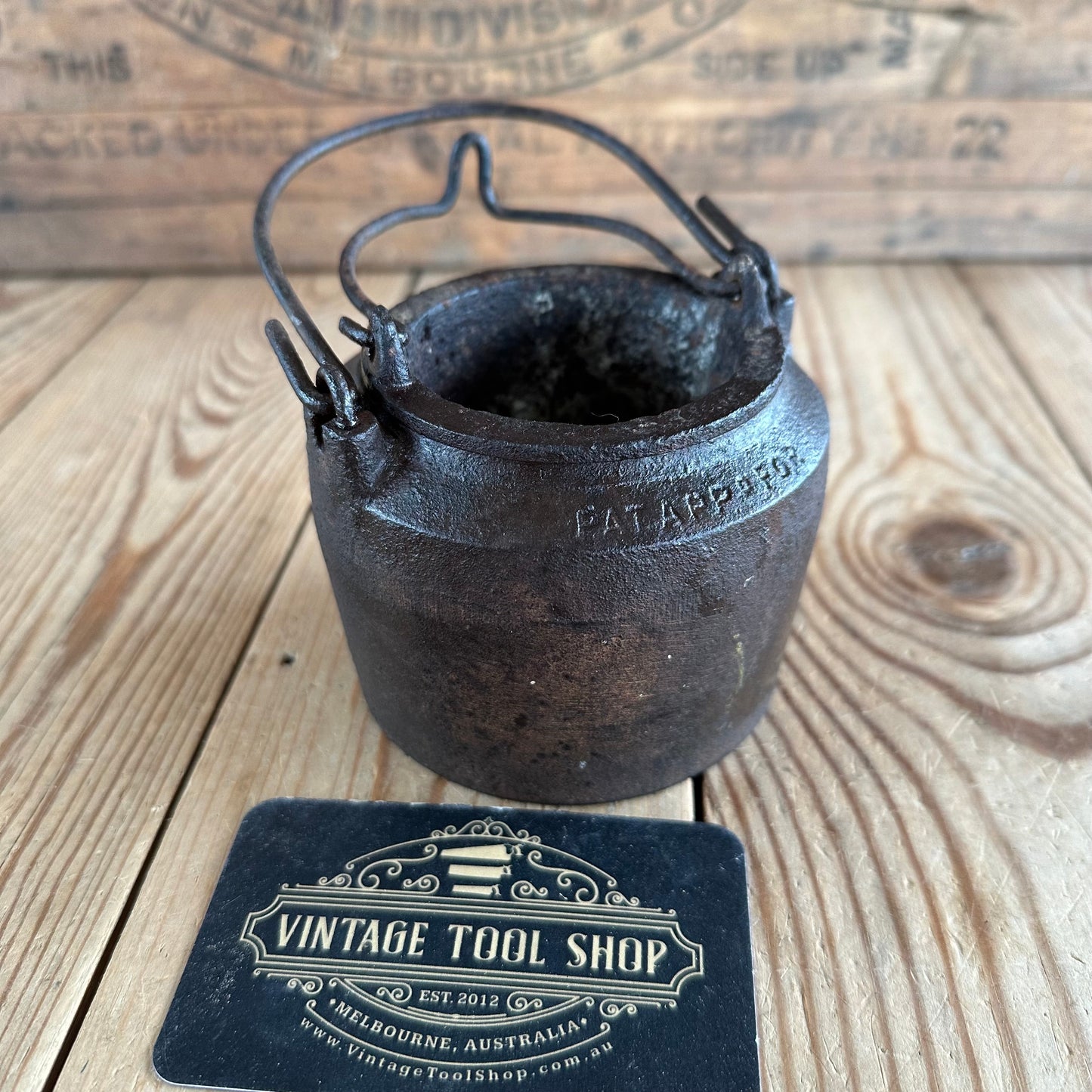 Y1177 Vintage Small CLARK & Co Cast Iron GLUE POT