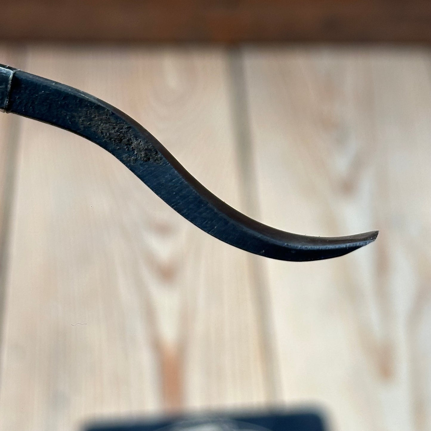H2032 Vintage Addis England 17mm Bent Fishtail Carving CHISEL