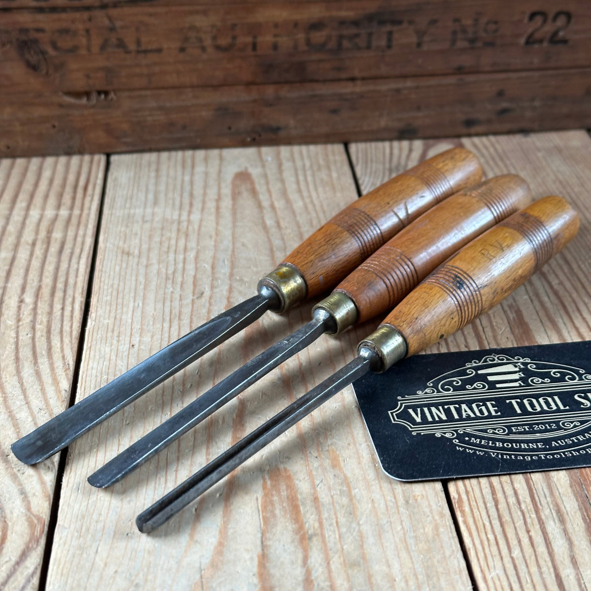 H2428 Vintage SET of 3 x ADDIS England Carving GOUGE CHISELS
