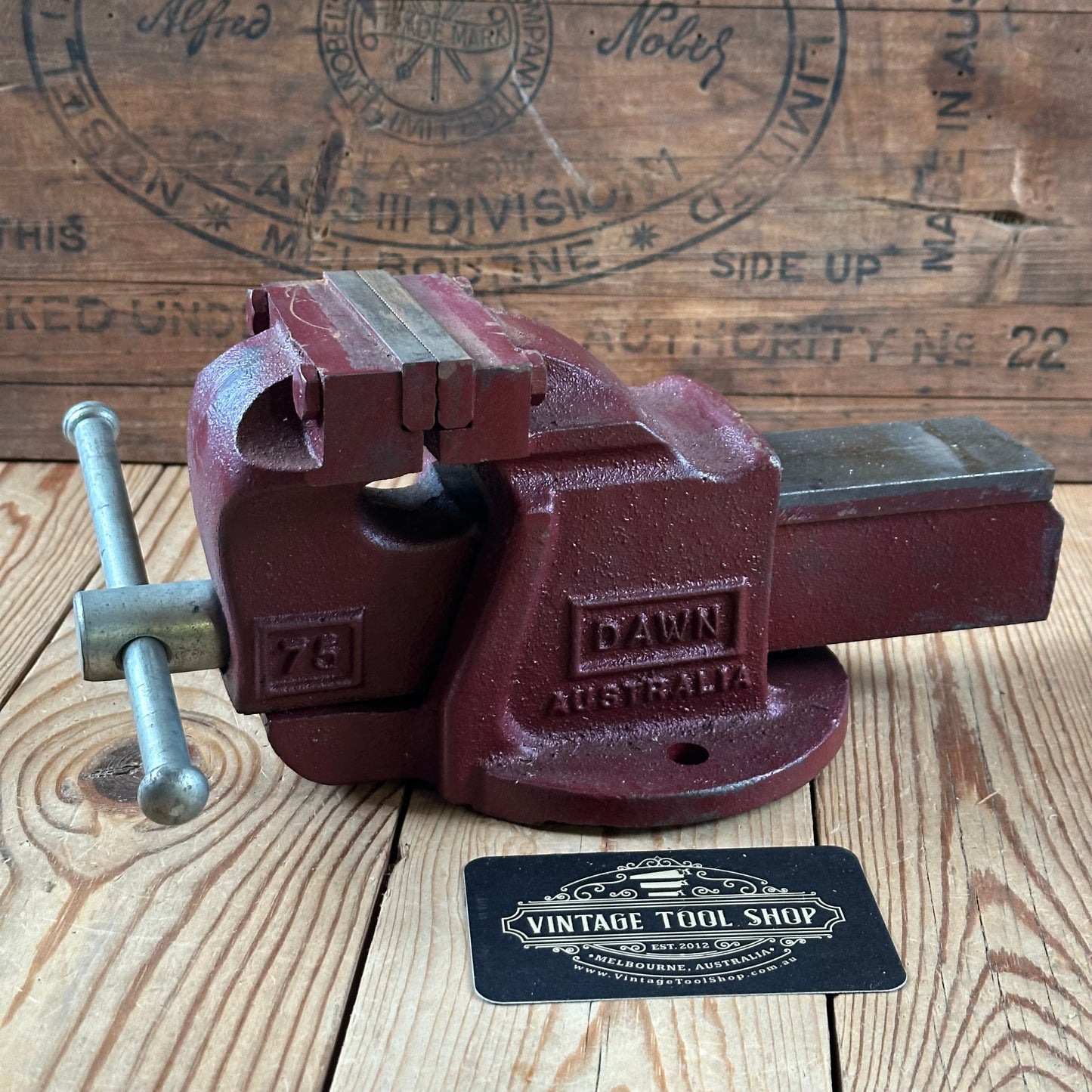 H2443 Vintage small red DAWN Australia No.75 3”VICE