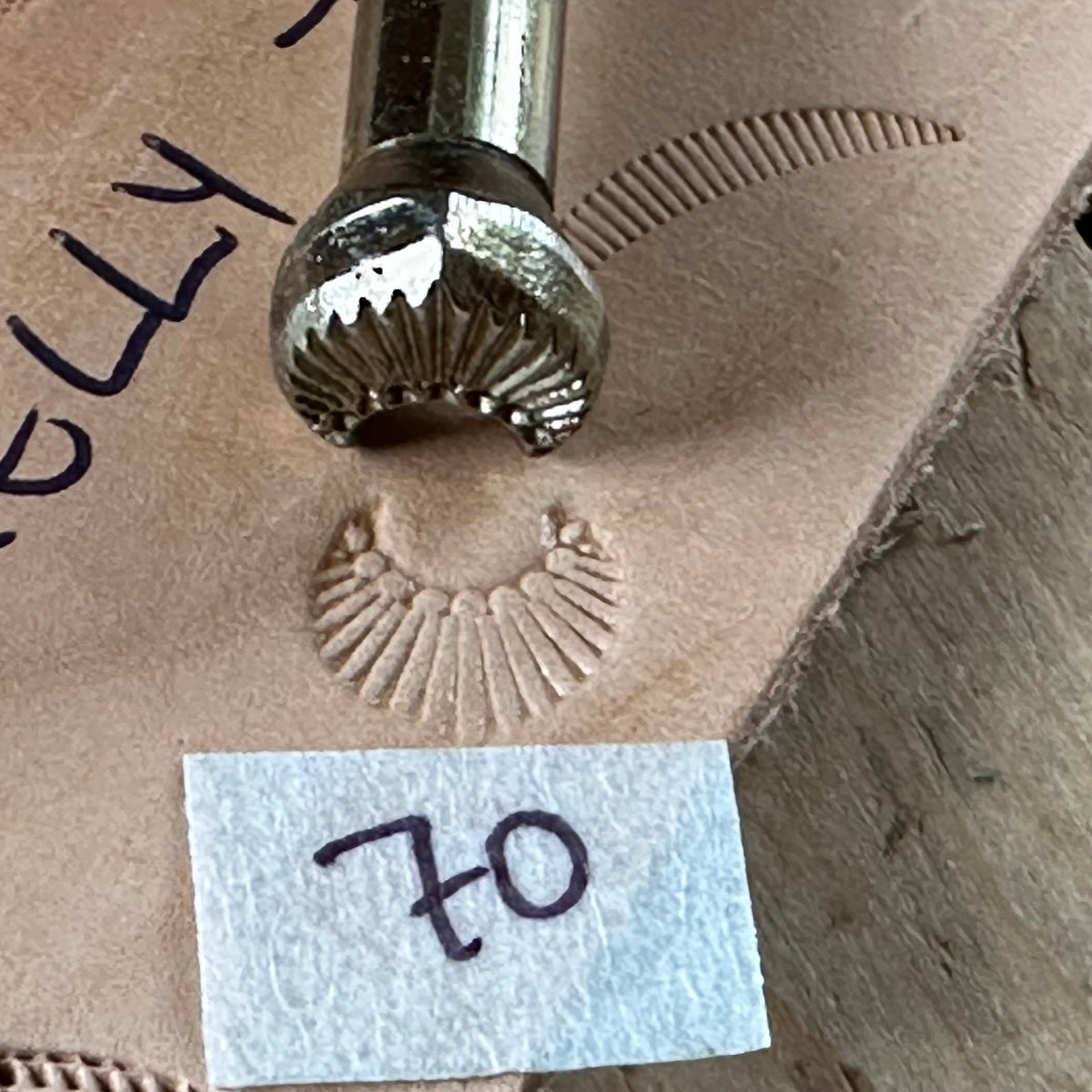 XL1-61-75 Vintage 1 x KELLY TOOLS New Zealand LEATHER STAMP or PUNCH
