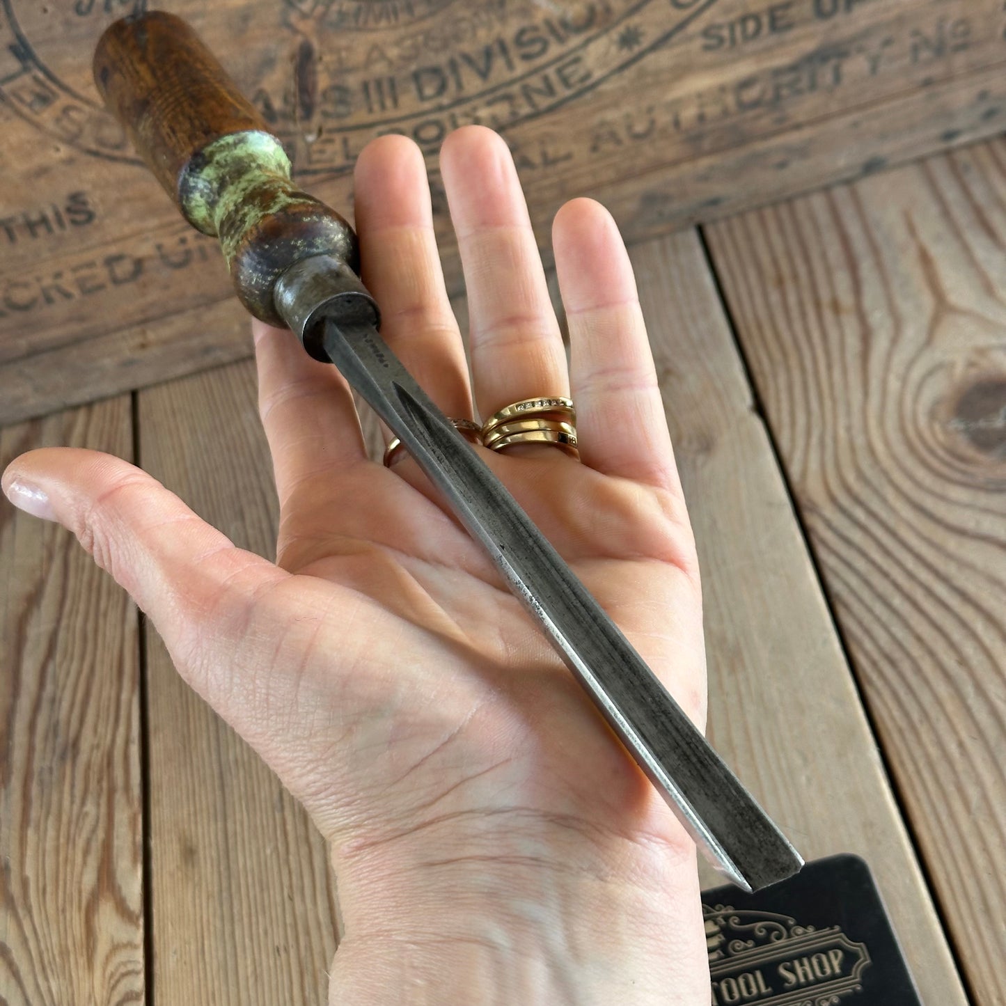 N911 Vintage V-gouge GOUGE Turning CHISEL by STORMONT England