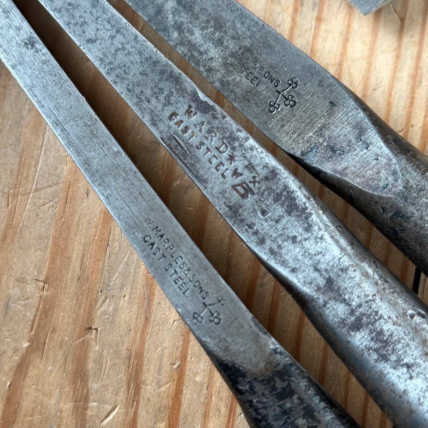 H2522 Vintage set of 6 x WARD & PAYNE & MARPLES Socketed Framing CHISELS