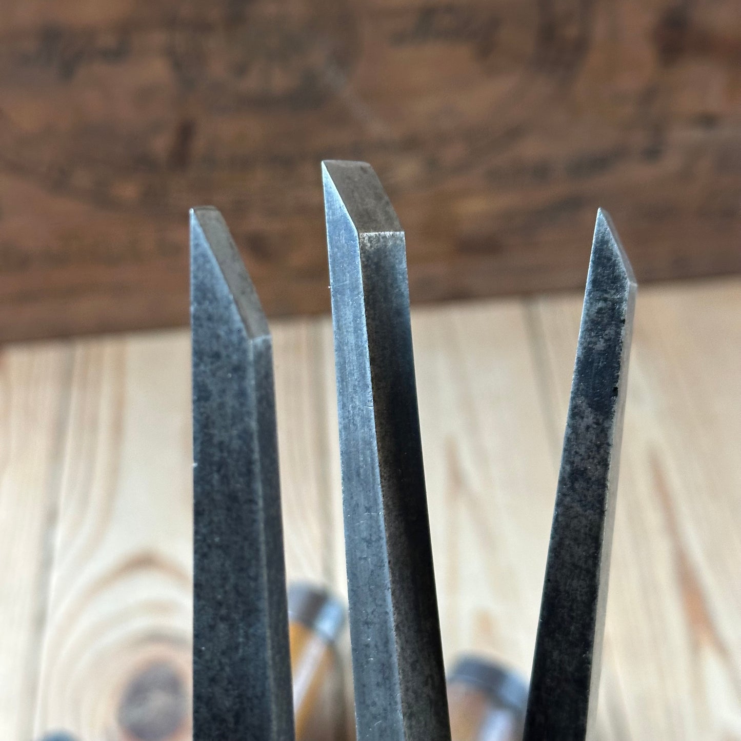 H2522 Vintage set of 6 x WARD & PAYNE & MARPLES Socketed Framing CHISELS