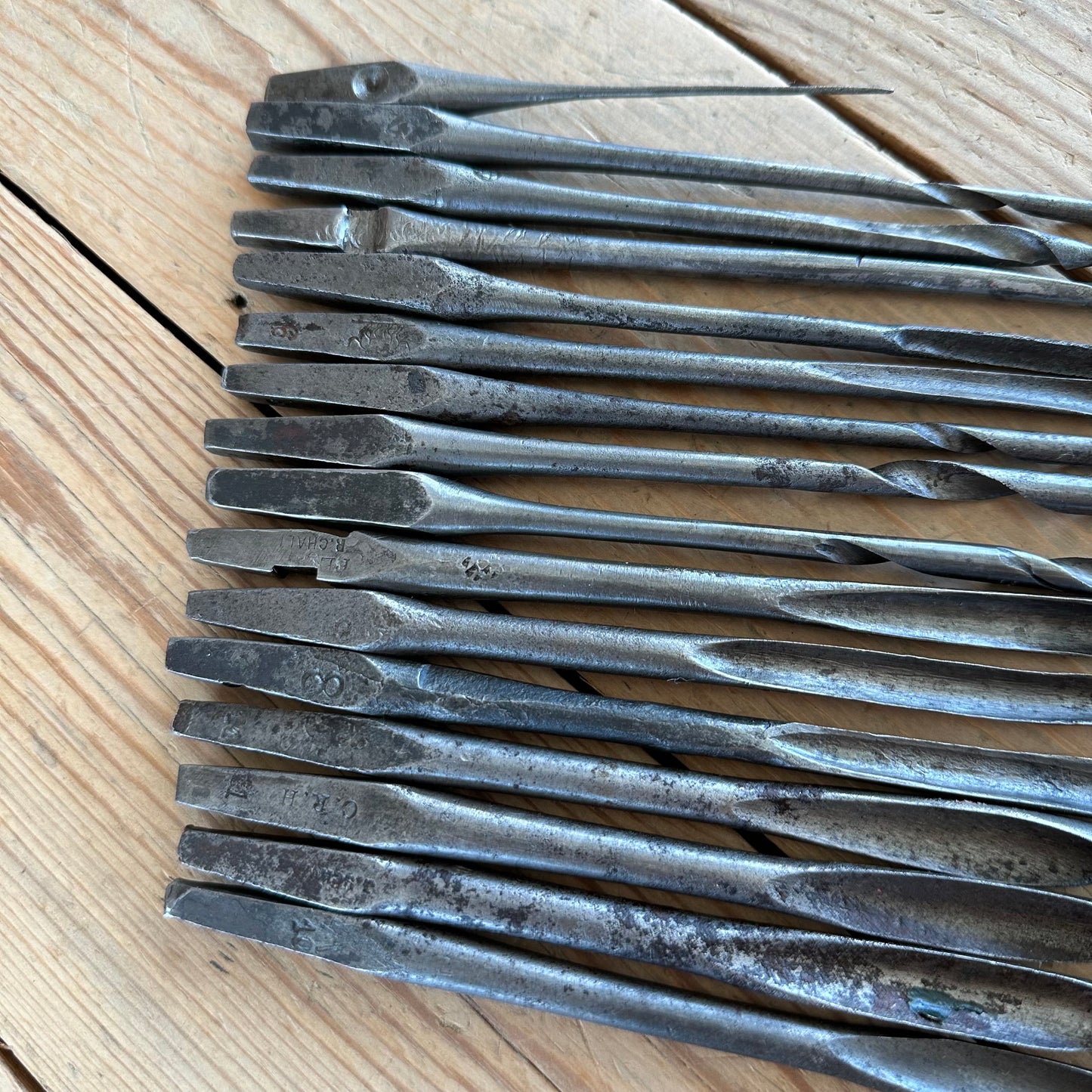 H1874 Vintage set of 16 GIMLET BRACE drill BITS