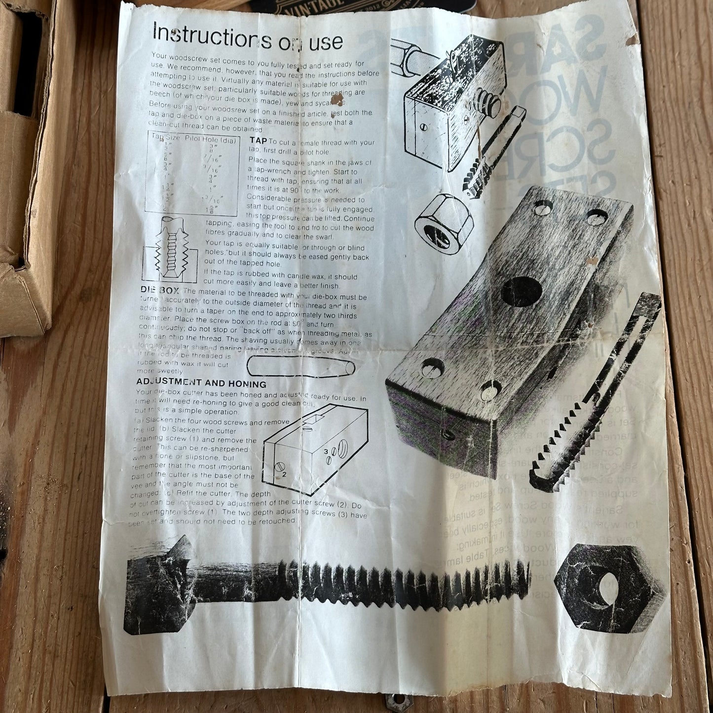 SOLD. H2146 Vintage SARJENT’S England 5/8” 14mm WOODEN SCREW Thread Box CUTTER